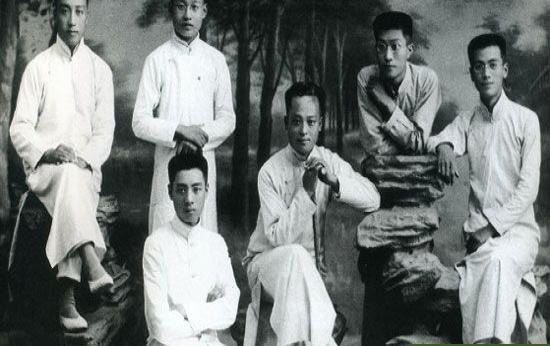 周恩来与<em>女演员</em>的罕见合影 16岁<em>男扮女</em>装演话
