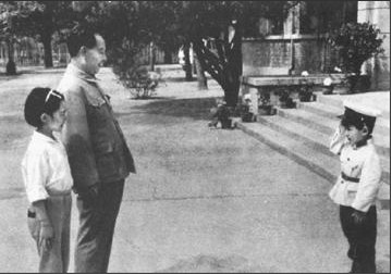 胡耀邦如何取代<em>华国锋</em> 力挺邓小平惨遭批(图)-