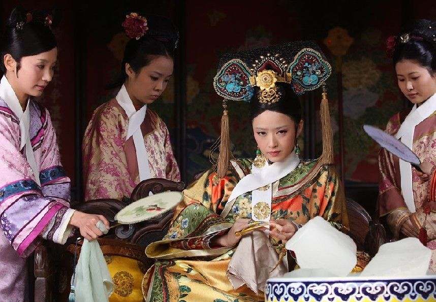 高清组图 从甄嬛传解读清代后宫众嫔妃服饰 收高清图片