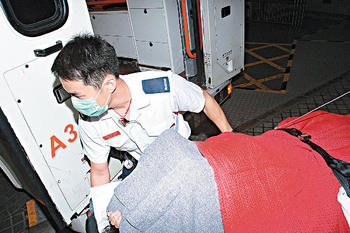 余文乐绯闻<em>女友</em>再传令<em>谢天华</em>妻自杀 谢怒斥炒