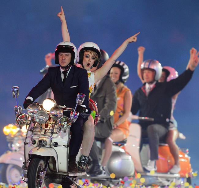 伦敦奥运炫丽闭幕 <em>辣妹组合复出</em>激情献唱(组图