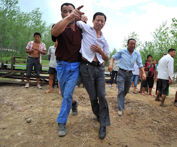 图:<em>武汉</em>新洲5名准大<em>学生</em>升学宴后戏水 4人溺亡