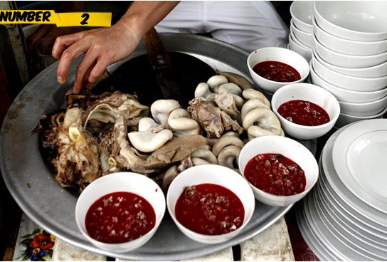 揭秘全球十大难以下咽的食物:中国蛇肉馅上榜