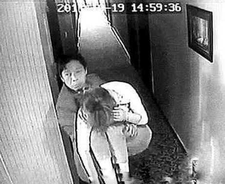 云南昭通官员<em>强奸</em>女<em>教师</em> 现场实拍高清图曝光