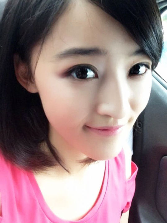 组图:央视新晋美女主播走红 被赞<em>清纯</em>超<em>奶茶妹</em>