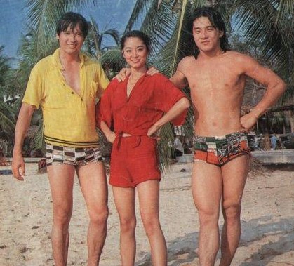  成龙杨采妮 艳照系PS恶搞 盘点与成龙关系匪浅