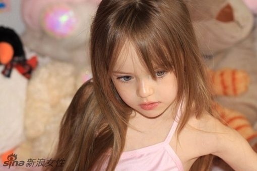 组图:俄罗斯8岁<em>萝莉</em>被评全球最美<em>小女孩</em> -新