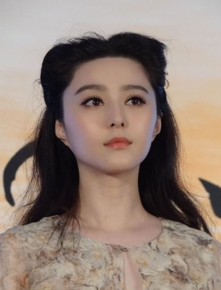 花朵潮,红裙艳:冰冰演绎独特时髦"范" (27/34)