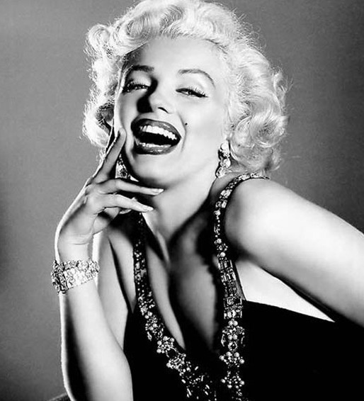 梦露曾隆胸 与肯尼迪总统豪宅情事(图)