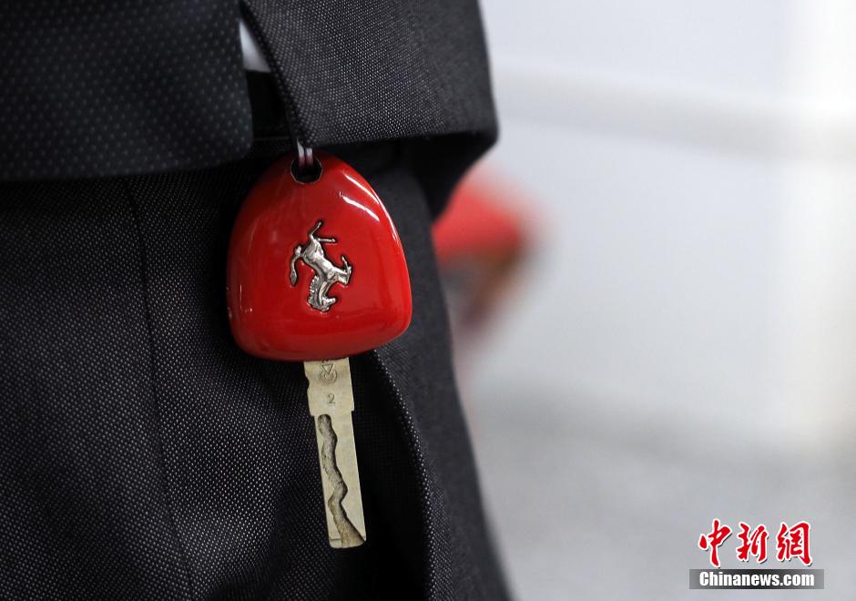 组图:华裔商人李兆佳引领洛杉矶豪车收藏时尚