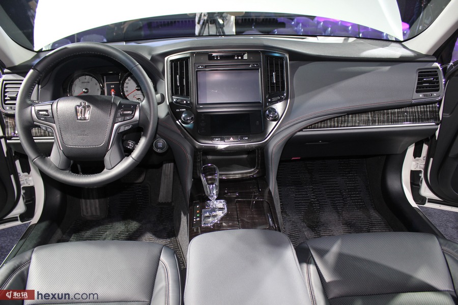 广州车展第十四代皇冠首发 明年上市亮点多